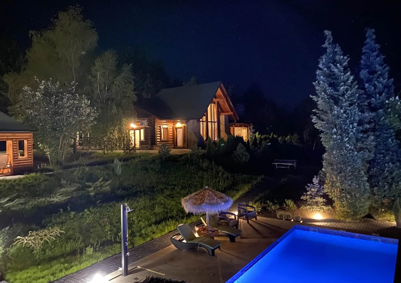 Дача, Сторожинець: басейн, 5 спалень, резервне живлення - фото 2