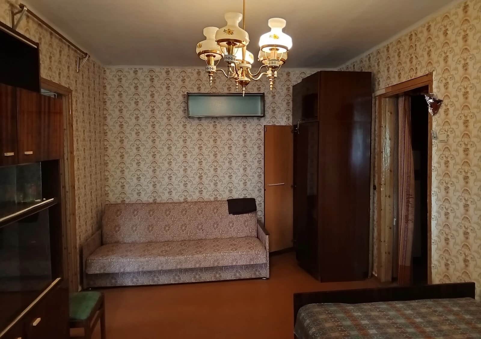 2-кімнатна квартира, Черемушки: опалення без світла, цегляні стіни - фото 1