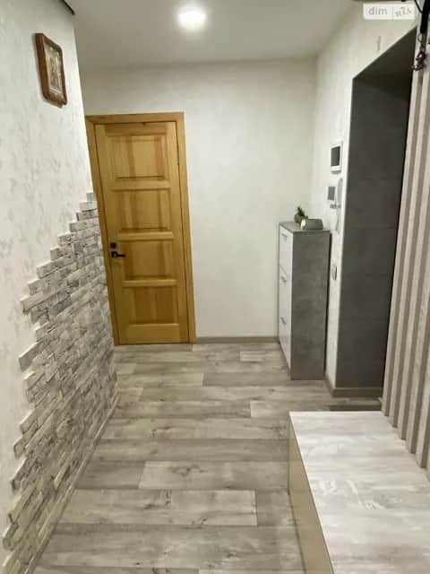 2-кімнатна квартира, Соснівський: євроремонт, опалення без світла - фото 1