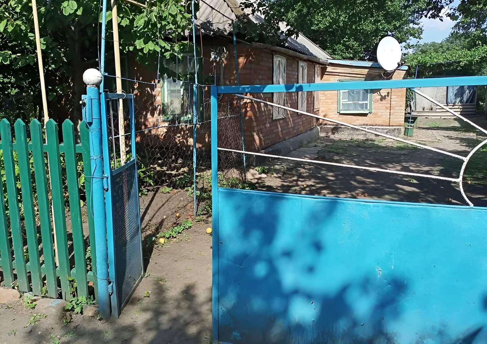 Будинок, Долинська: 6 соток, газове й пічне опалення, цегляні стіни - фото 1