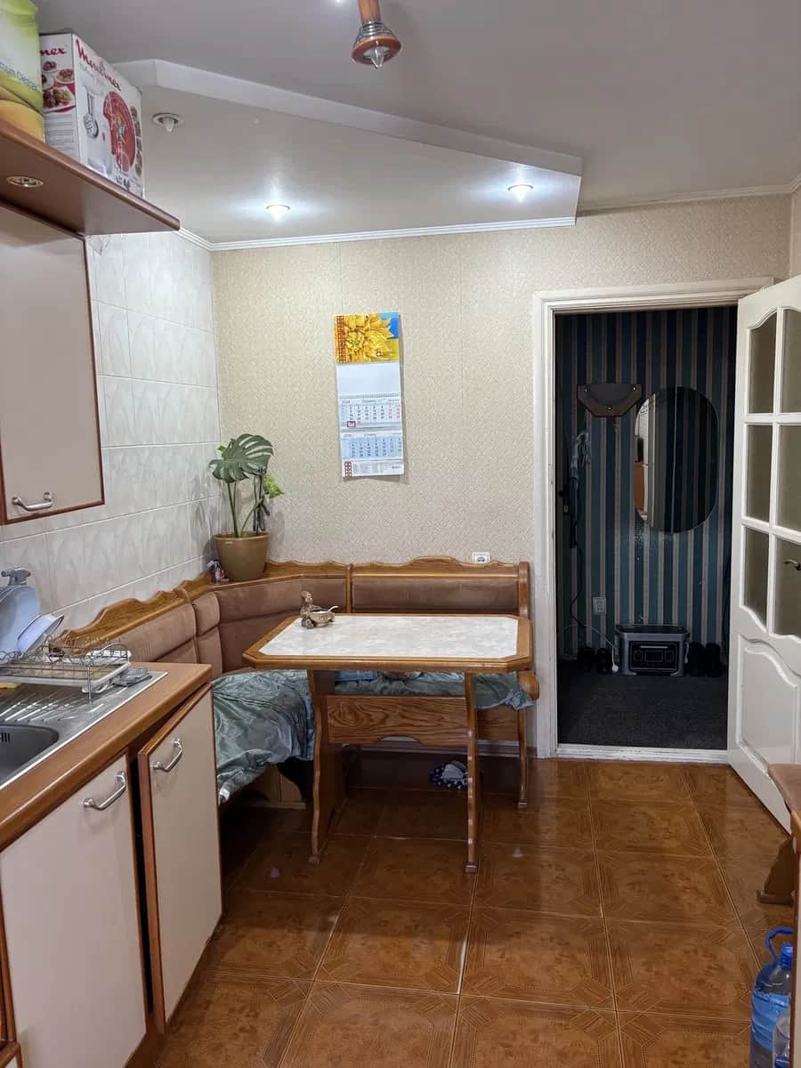 3-кімнатна квартира, вулиця Довженка: житловий стан, 2 балкони - фото 1