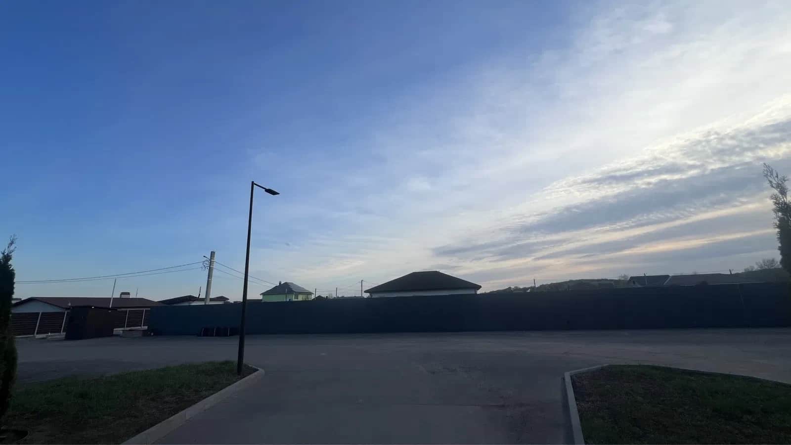 Ділянка 15 соток, Велика Данилівка: два вʼїзди, електрика й газ - фото 1