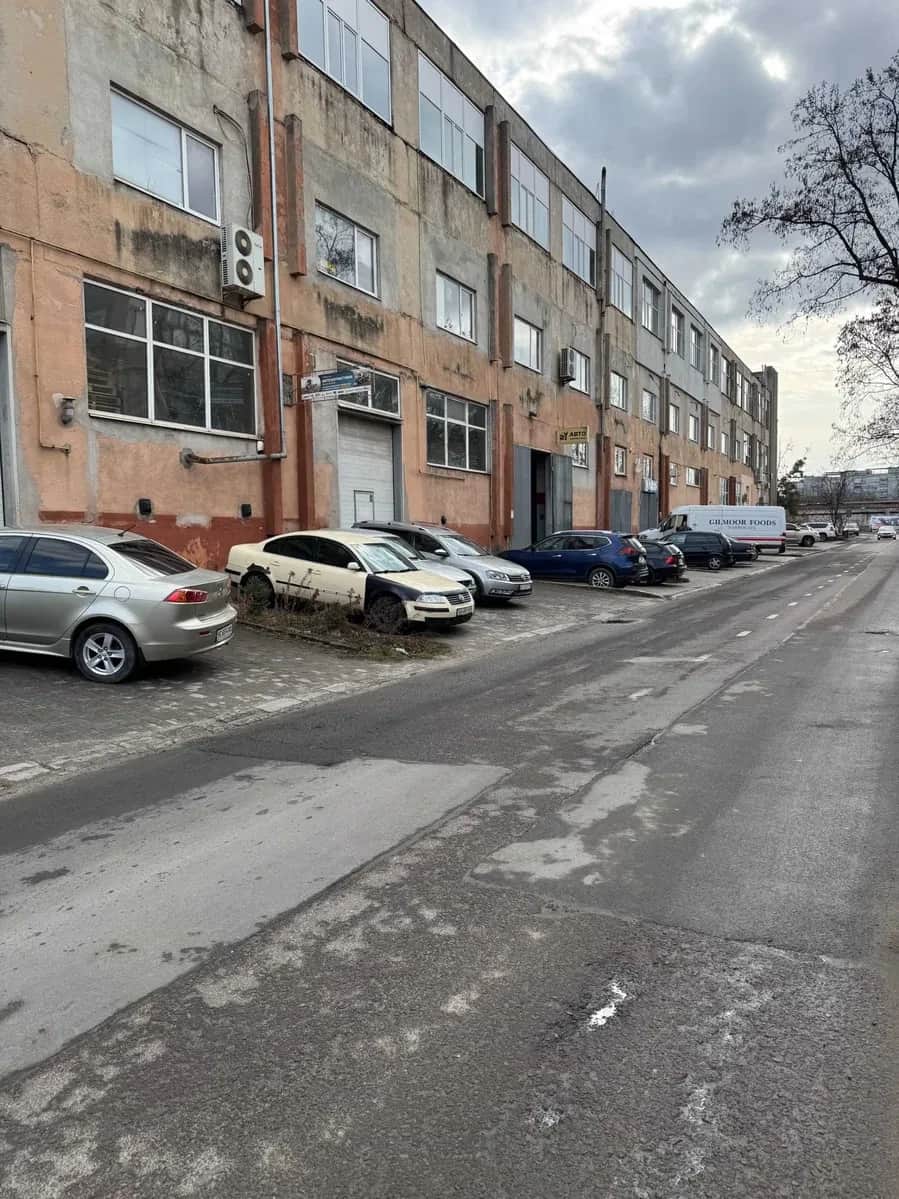 Приміщення, Залізничний: 40 кВ електрики, три заїзди, паркування - фото 2