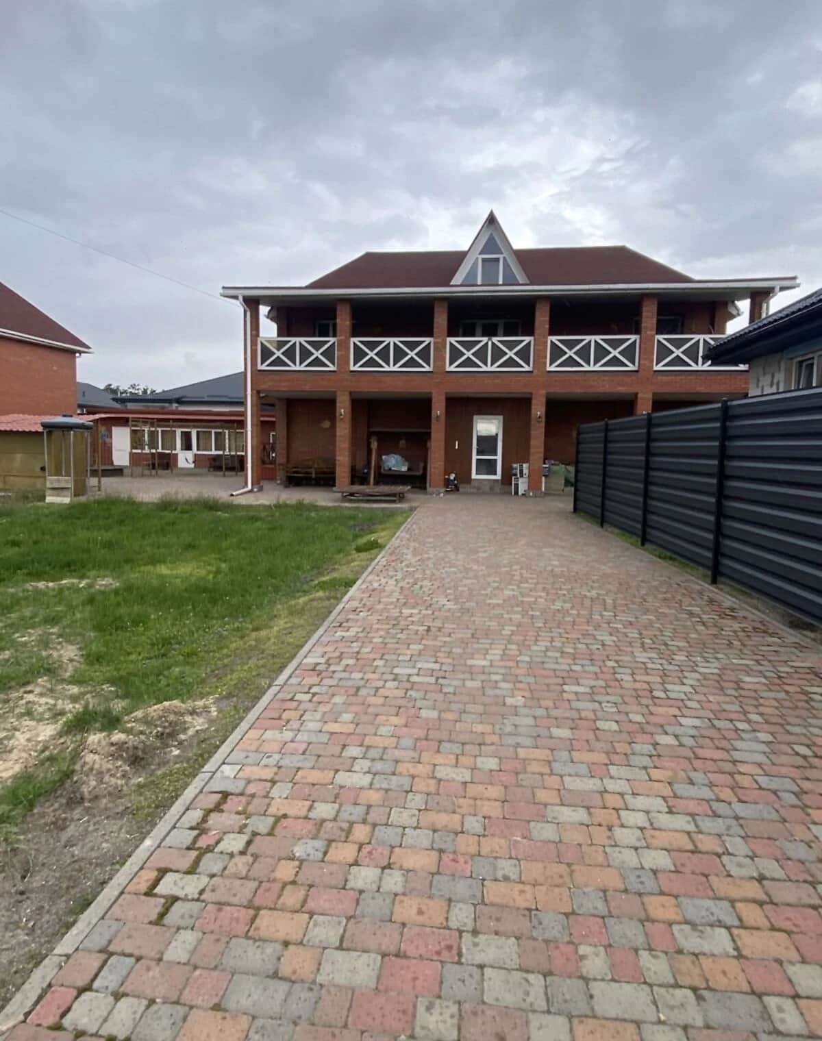 Будинок, Луначарський: 7 спалень, тераса, великий балкон - фото 2