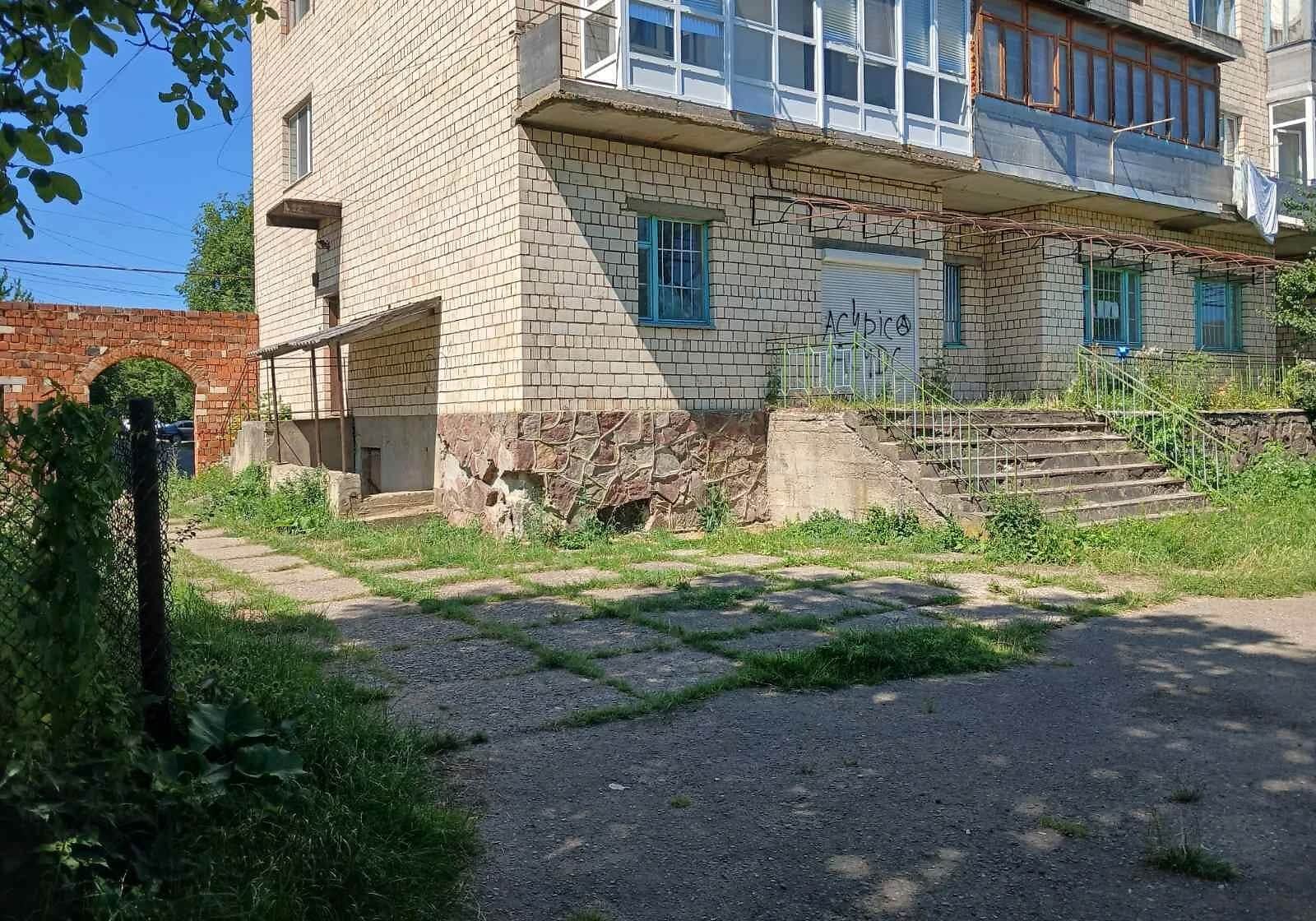 Комерційне приміщення, Берегомет (Вижниця): у житловому будинку, 1-й поверх - фото 1