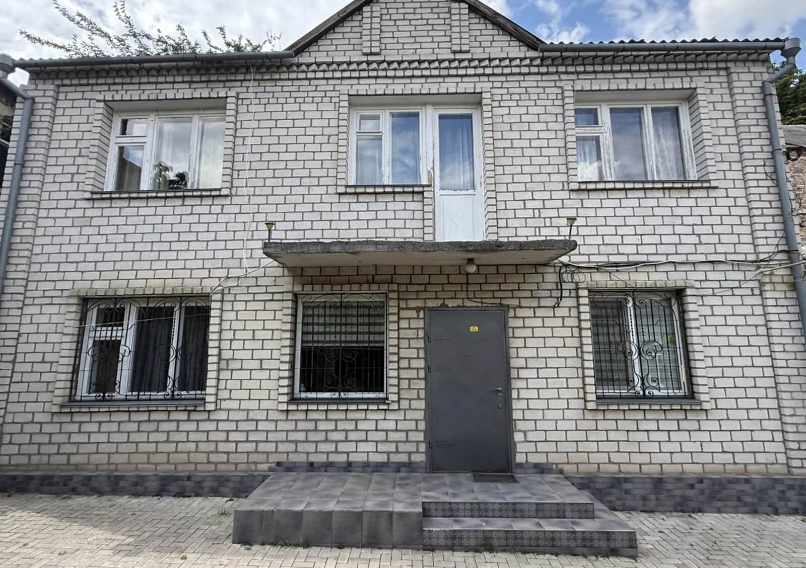 Будинок, Миколаїв: гараж у дворі, єВідновлення - фото 1