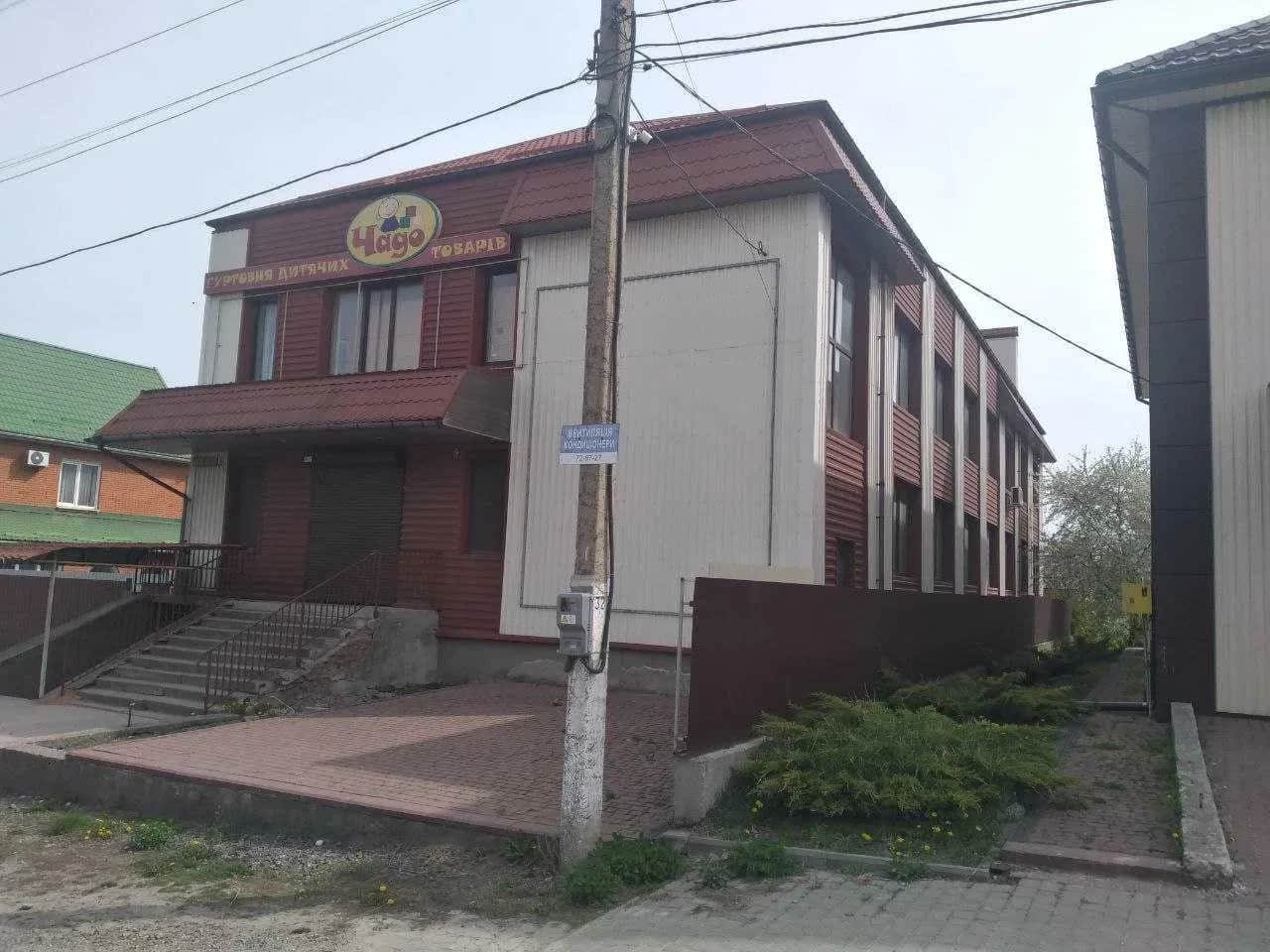Магазин, Хмельницький: три торгові зали, власна парковка, гараж - фото 1