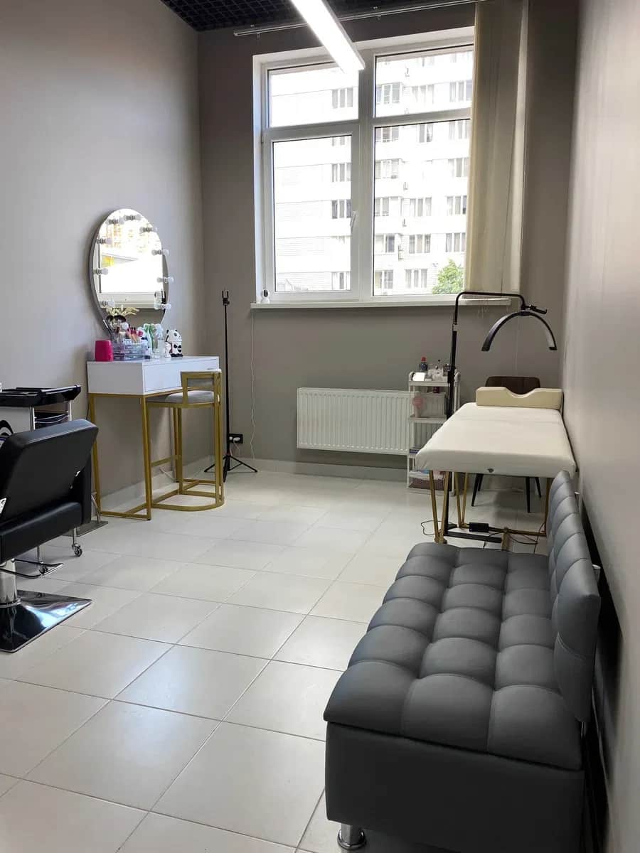 Студія, Київський: професійна фотозона, зарядна станція - фото 1