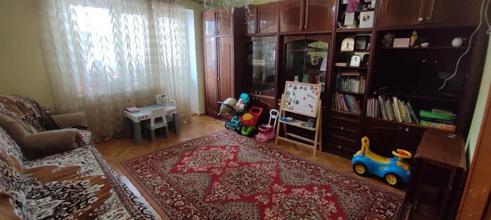 3-кімнатна квартира, Виставка: євроремонт, меблі - фото 1