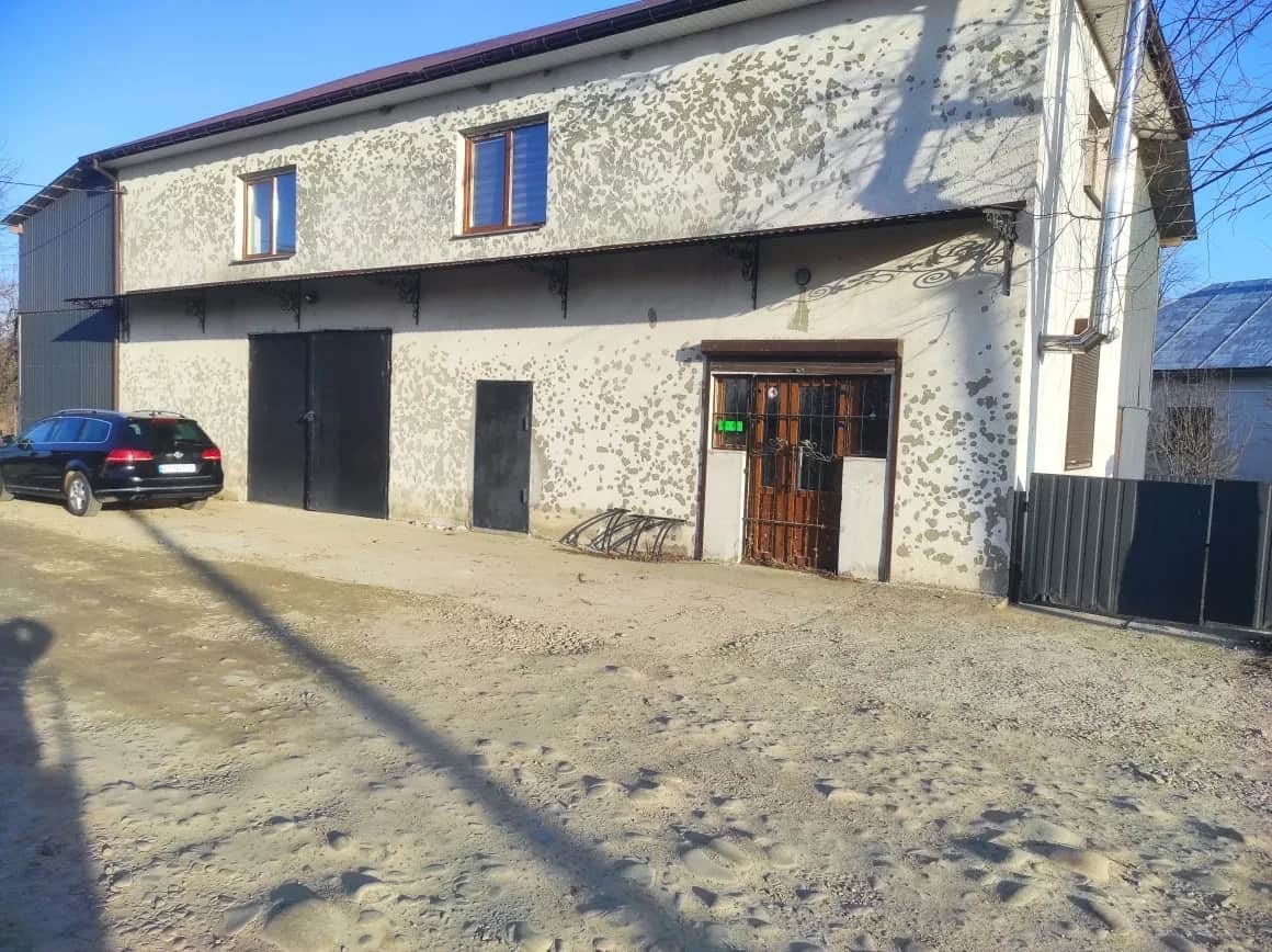 Приміщення, Голинь: 300 м² склад, 100 м² офіс або житло - фото 1