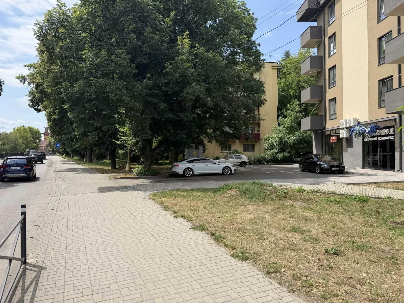 Приміщення, Ужгород: фасадне, паркінг, панорамні вікна - фото 2