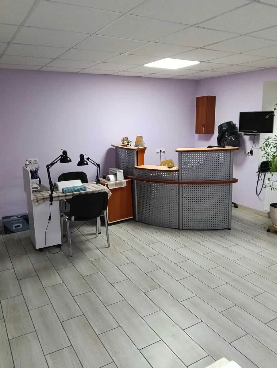 Салон, Черкаси: працюючий бізнес, три місця перукаря - фото 1