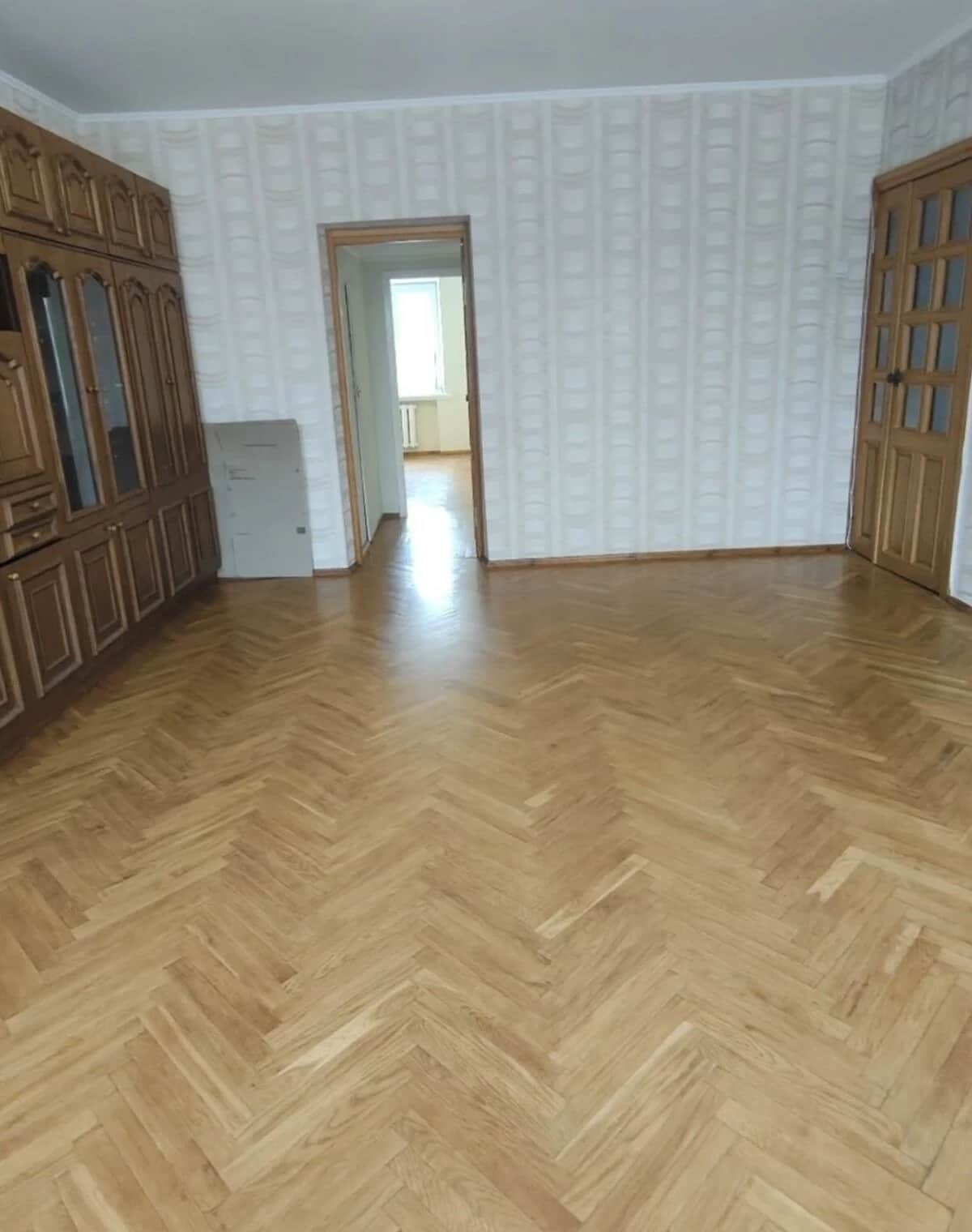 3-кімнатна квартира, Польова: закріплене паркомісце, укриття в будинку - фото 1