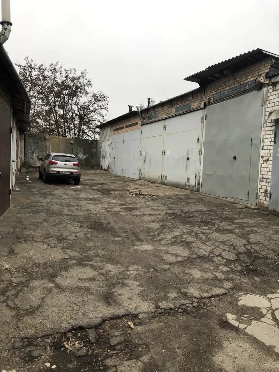 Гараж, Подільський: підвал на 2 кімнати з ямою, 2 машини - фото 1