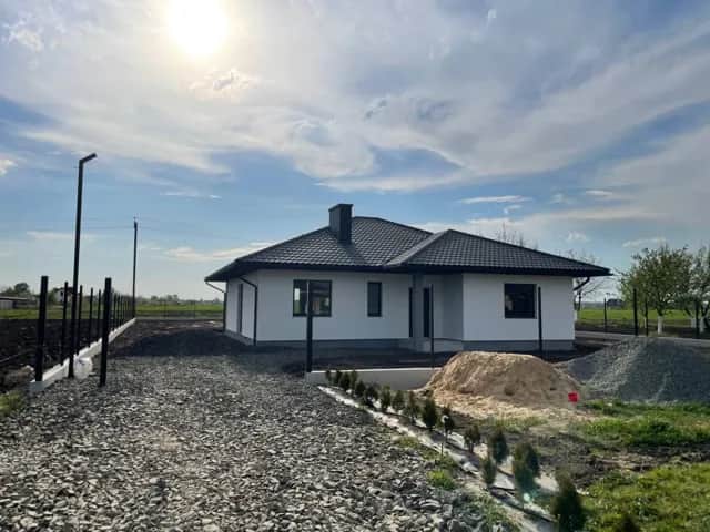 Будинок, Новостав: тераса 12.5 м², 3 спальні, цегляні стіни - фото 2