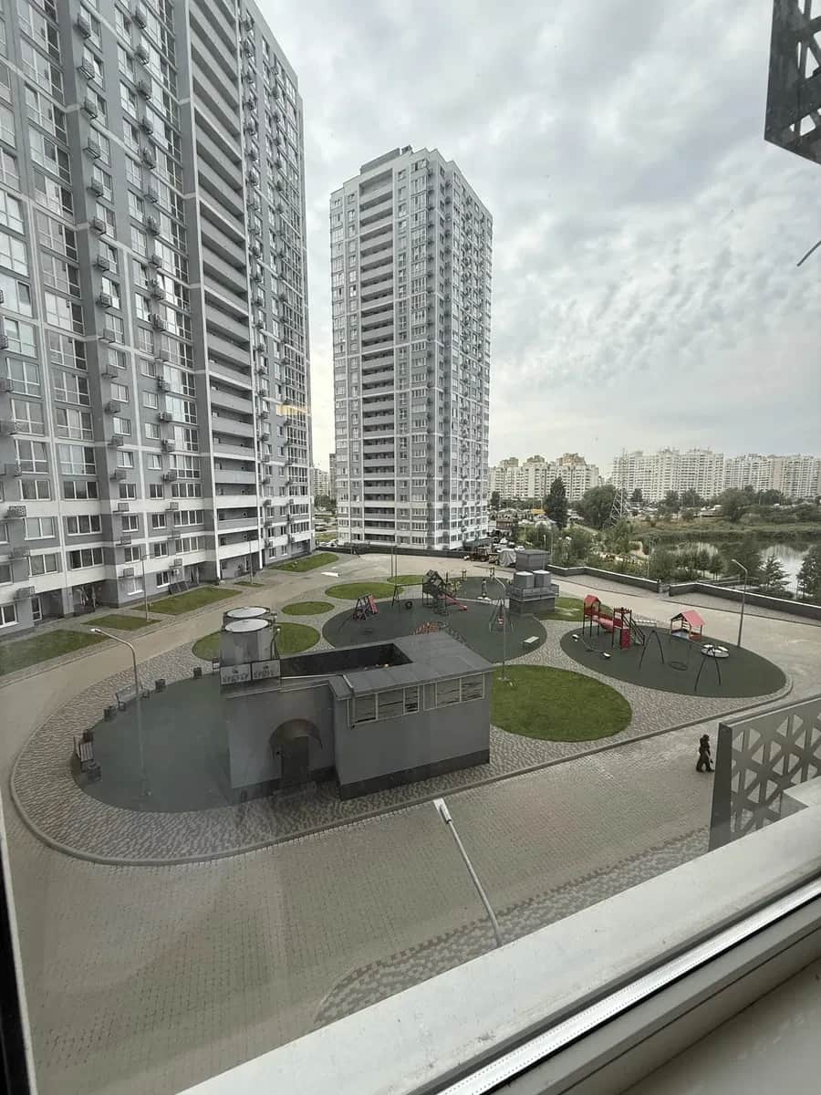 1-кімнатна квартира у ЖК Лебединий: резервне живлення, вид на озеро - фото 1
