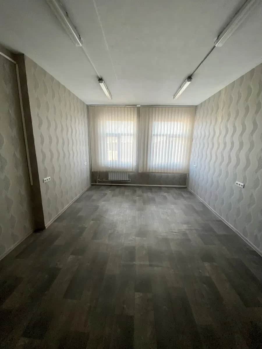 Офіс, Полтава: комунальні включені, площа 15-60 м² - фото 1