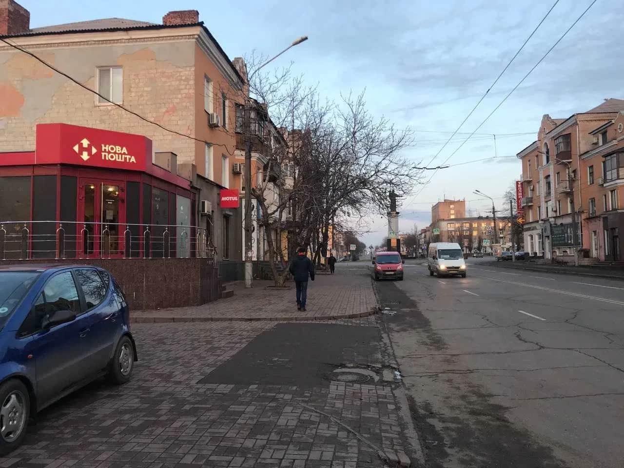 Будівля, Саксаганський: бомбосховище, закрита територія, орендарі - фото 2