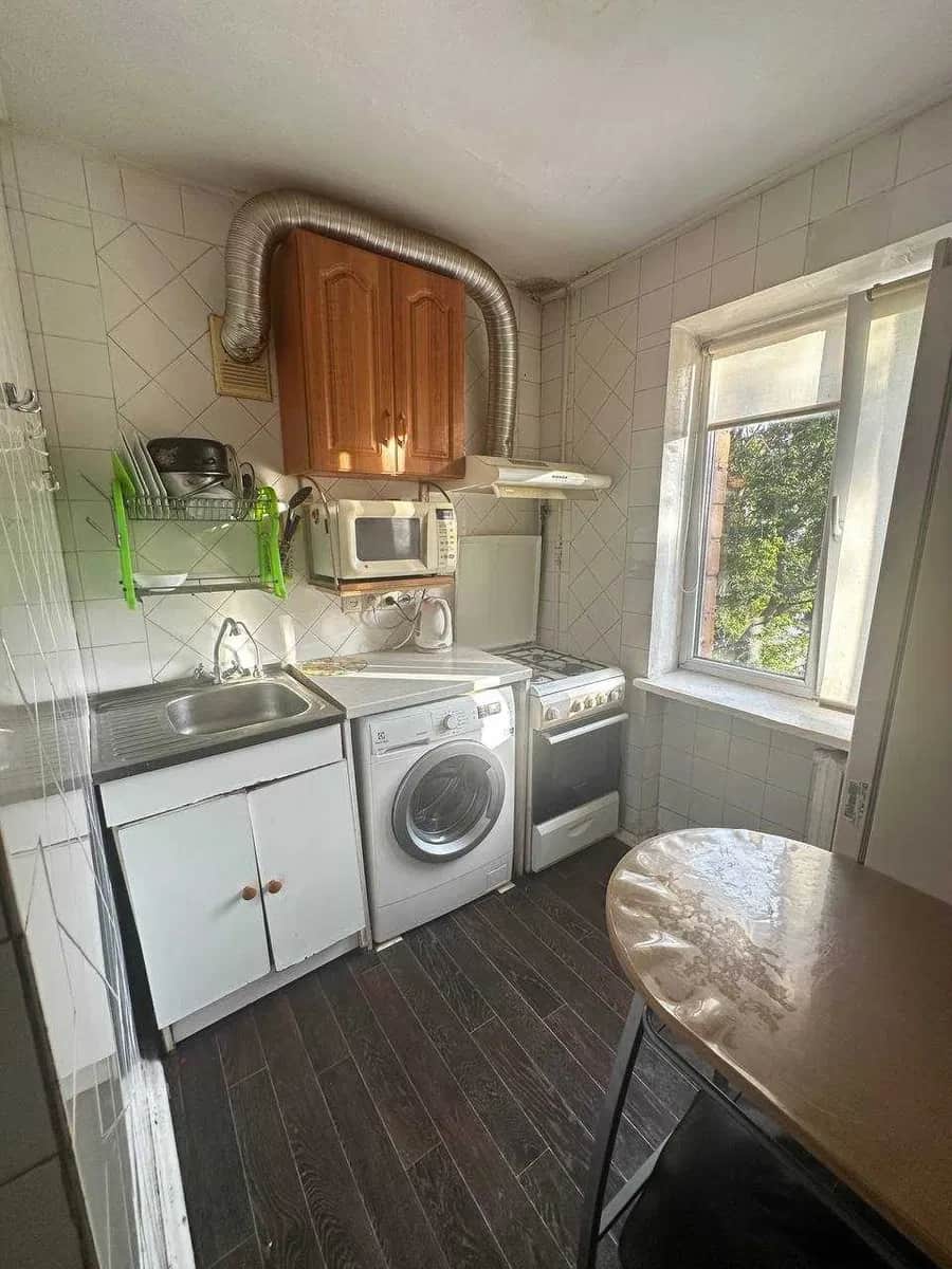 2-кімнатна квартира, Дарницький: газ, засклений балкон - фото 1