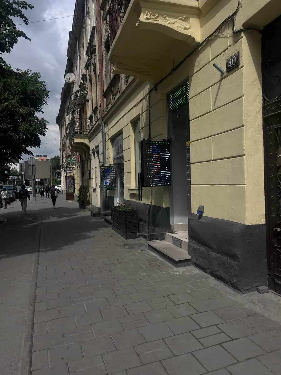 Частина приміщення, Галицький: суборенда, фасадне, біля ТРЦ Форум - фото 1