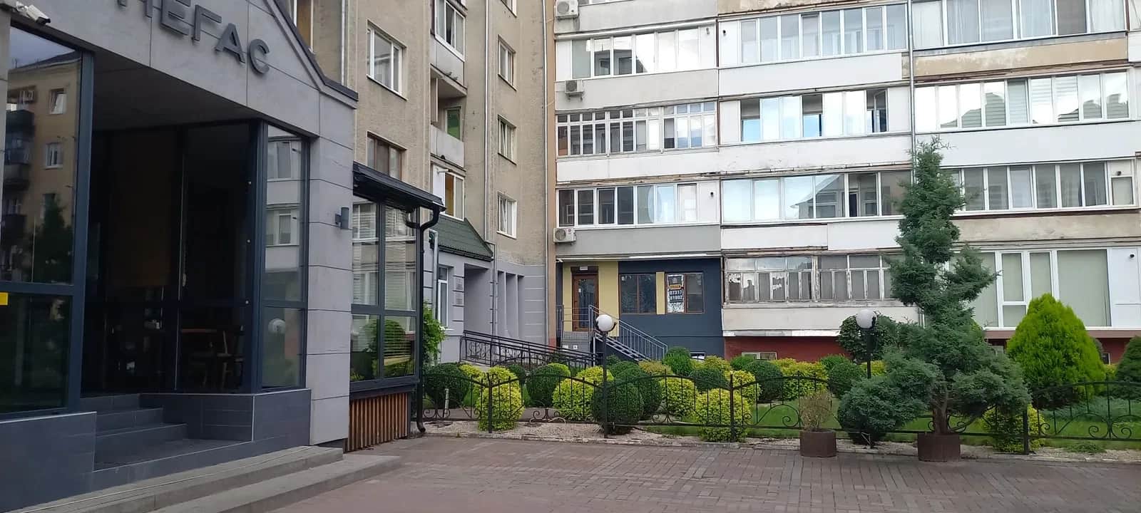 Торгово-офісне приміщення, Івано-Франківськ: фасадний вхід, пандус, 10 кВт - фото 2