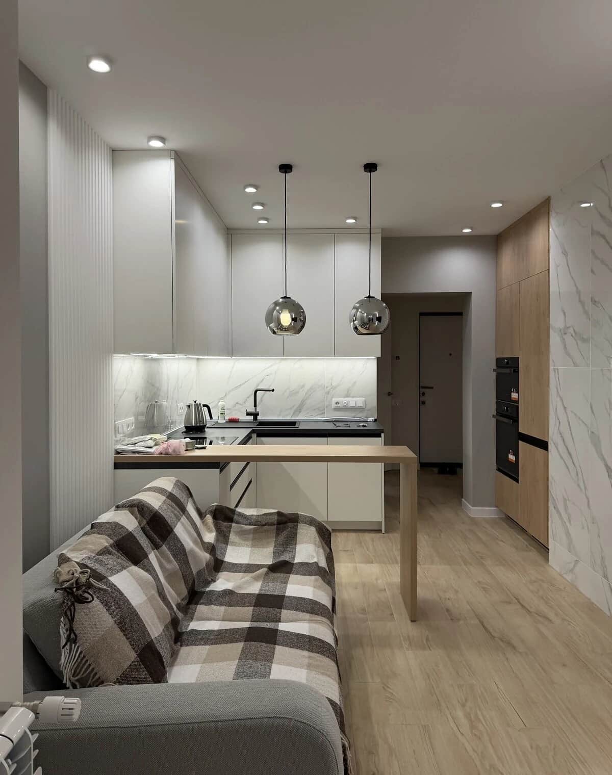 3-кімнатна квартира, Олексїївка: метро Олексіївська, внутрішній двір - фото 1