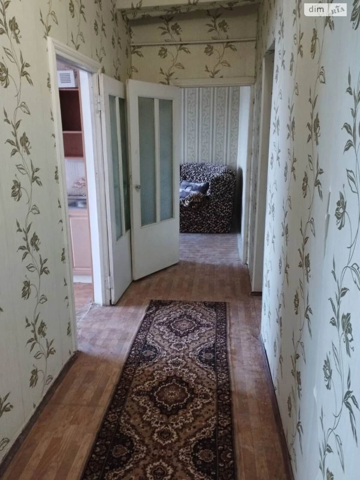 2-кімнатна квартира, Лозова: косметичний ремонт, колонка - фото 1