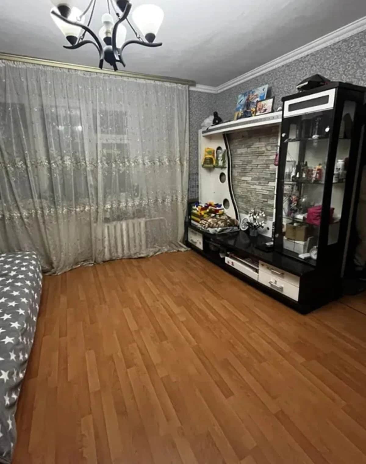 3-кімнатна квартира, Глухів: централізоване опалення, суміжний санвузол - фото 1