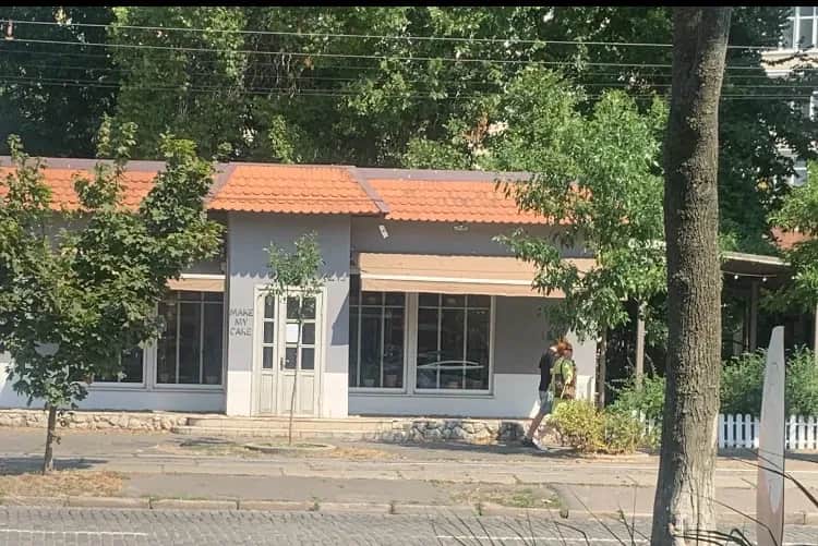 Окрема будівля, Приморський: літня тераса 100 м², біля моря - фото 1