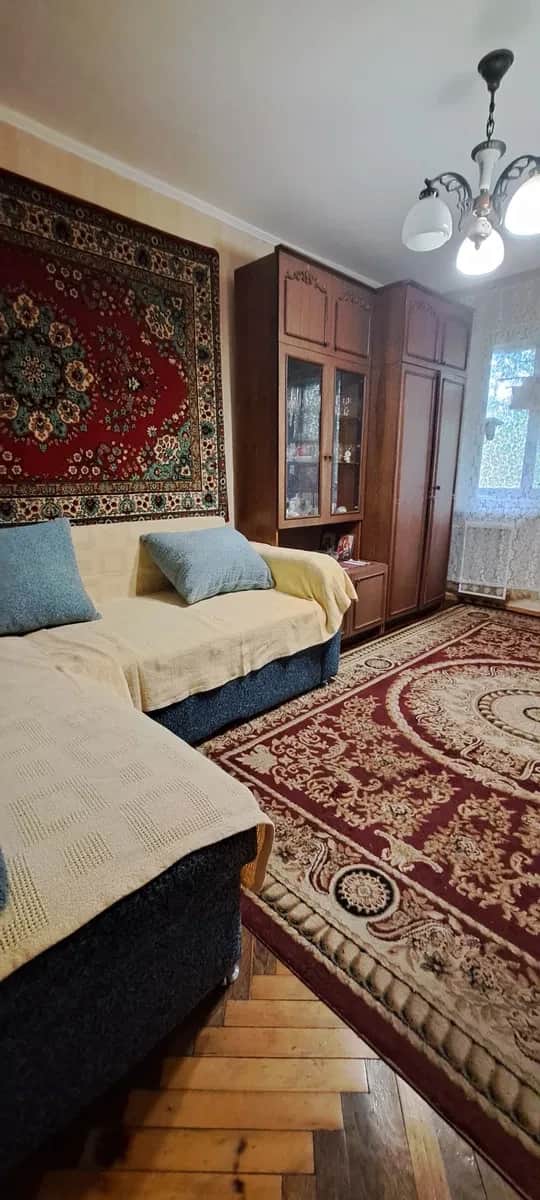 2-кімнатна квартира, Солом'янський: косметичний ремонт, трамваї до метро - фото 1