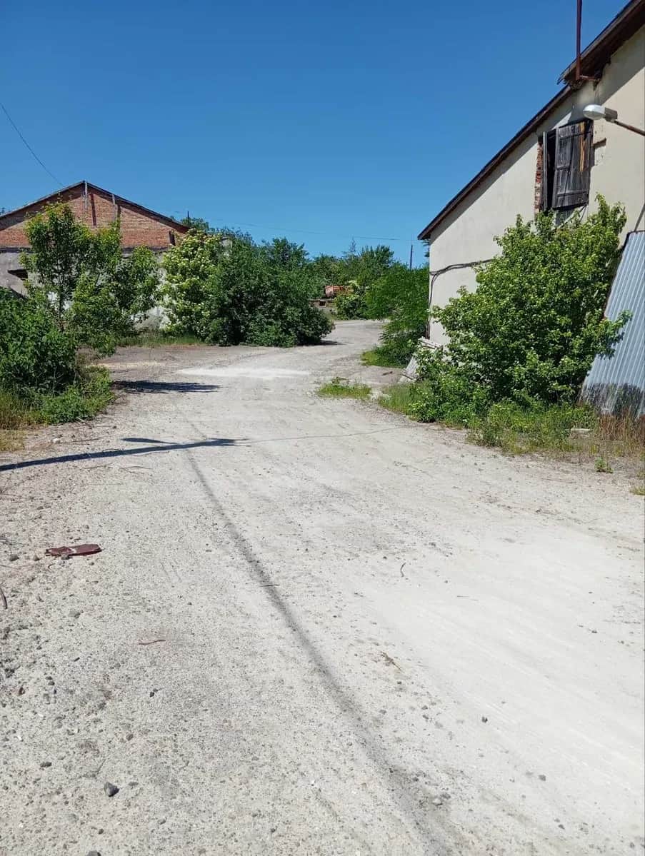 Комплекс нежитлових будівель, Винники: виїзд на М-06, огороджена територія - фото 2