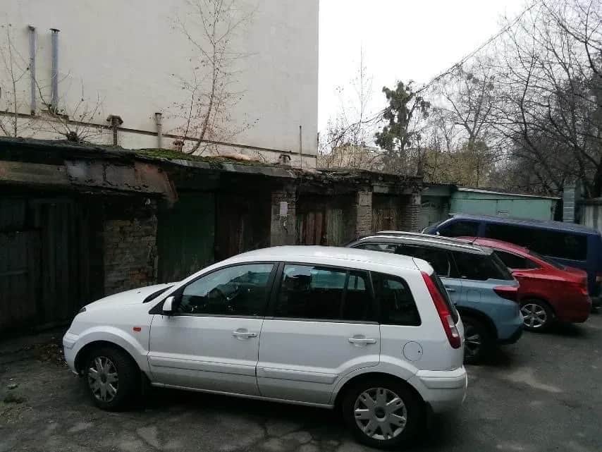 Гараж, Печерський: капітальний, цегляний, паркомісце перед гаражем - фото 2
