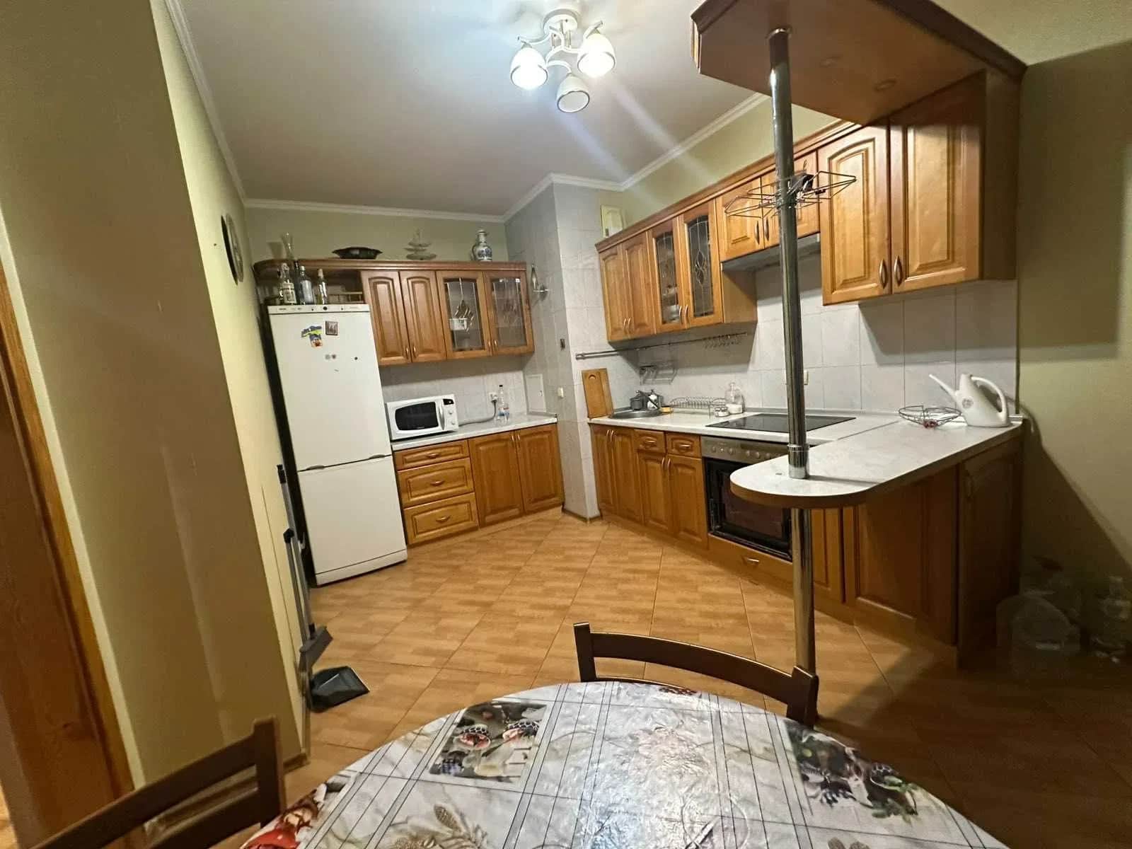 2-кімнатна квартира, Дніпровський: генератор, сім'ям, метро 7 хв - фото 2