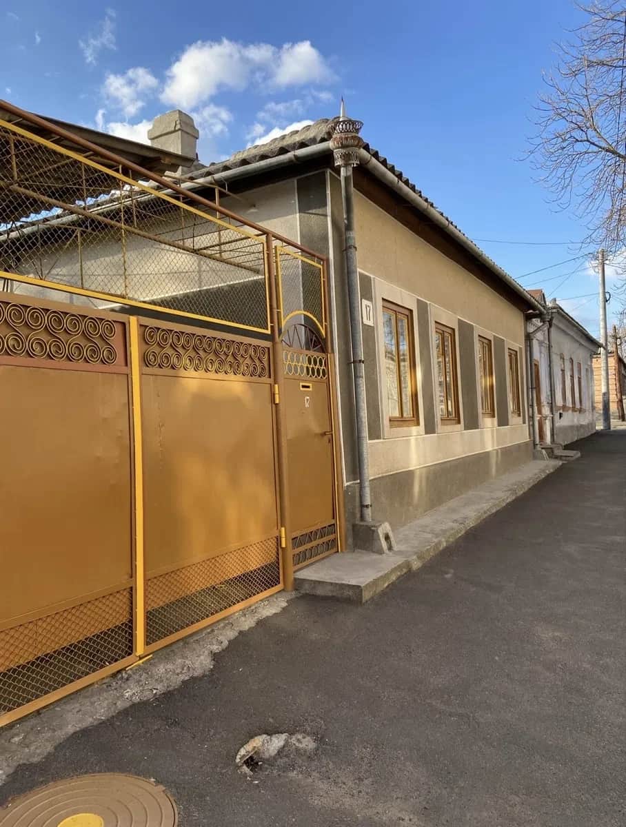 Частина будинку, Ізмаїл: центр, 1-ша школа, без дітей і тварин - фото 1