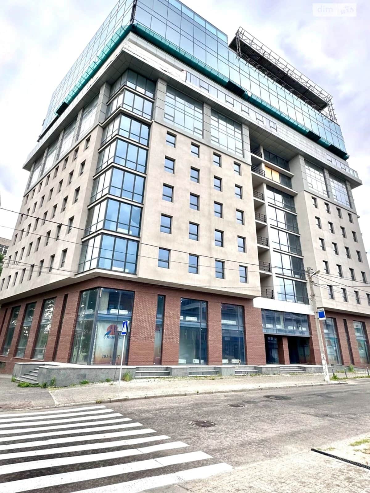 Офіс, Київський: панорамні вікна, ремонт триває, клас В+ - фото 2
