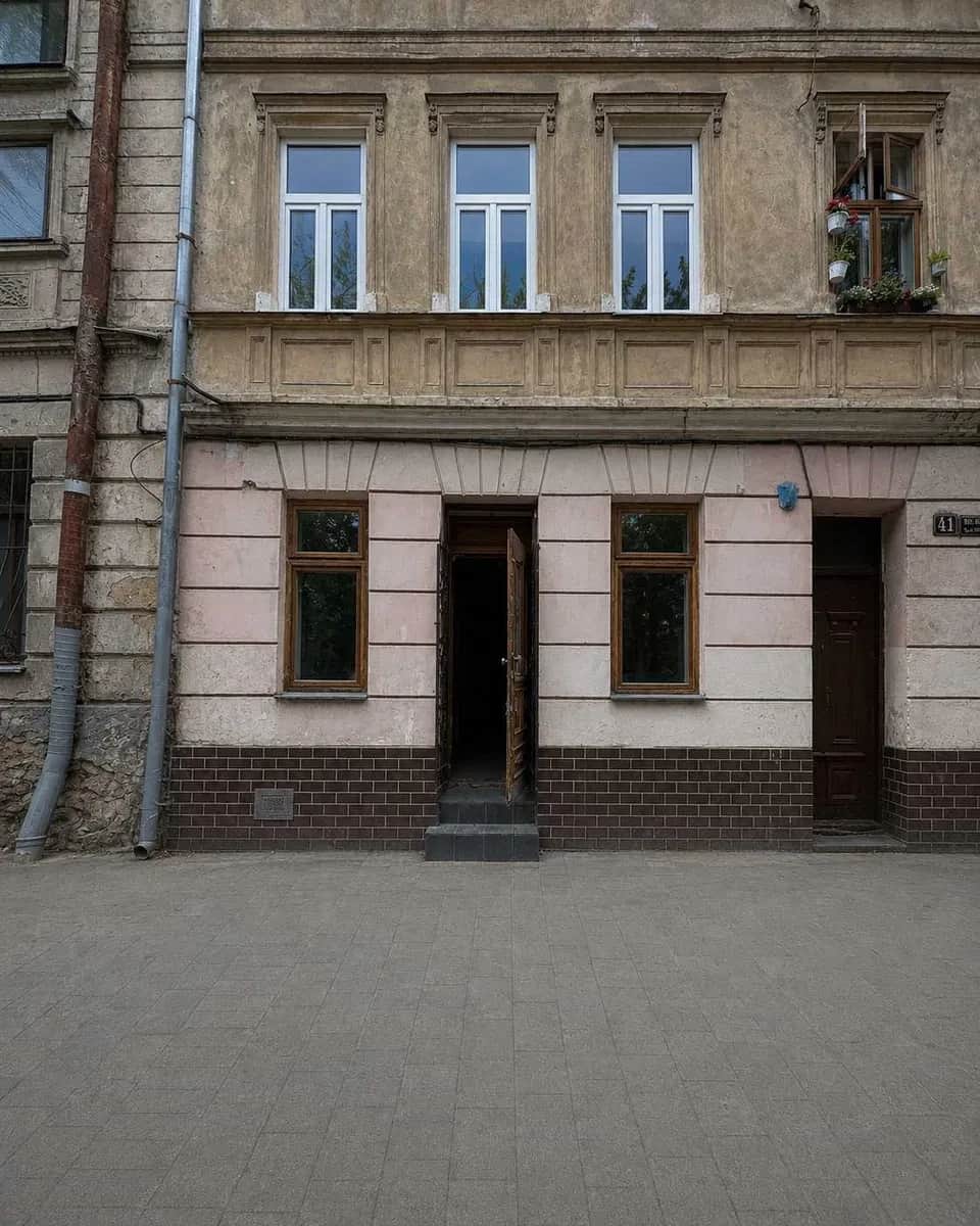 Приміщення, Галицький: фасадний вхід, 10 кВт, можливий торг - фото 1