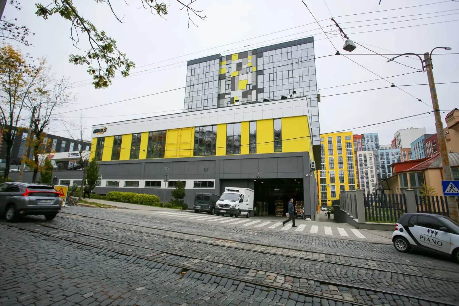 Приміщення у ТОЦ Семицвіт: вільне планування, панорамні вікна - фото 1