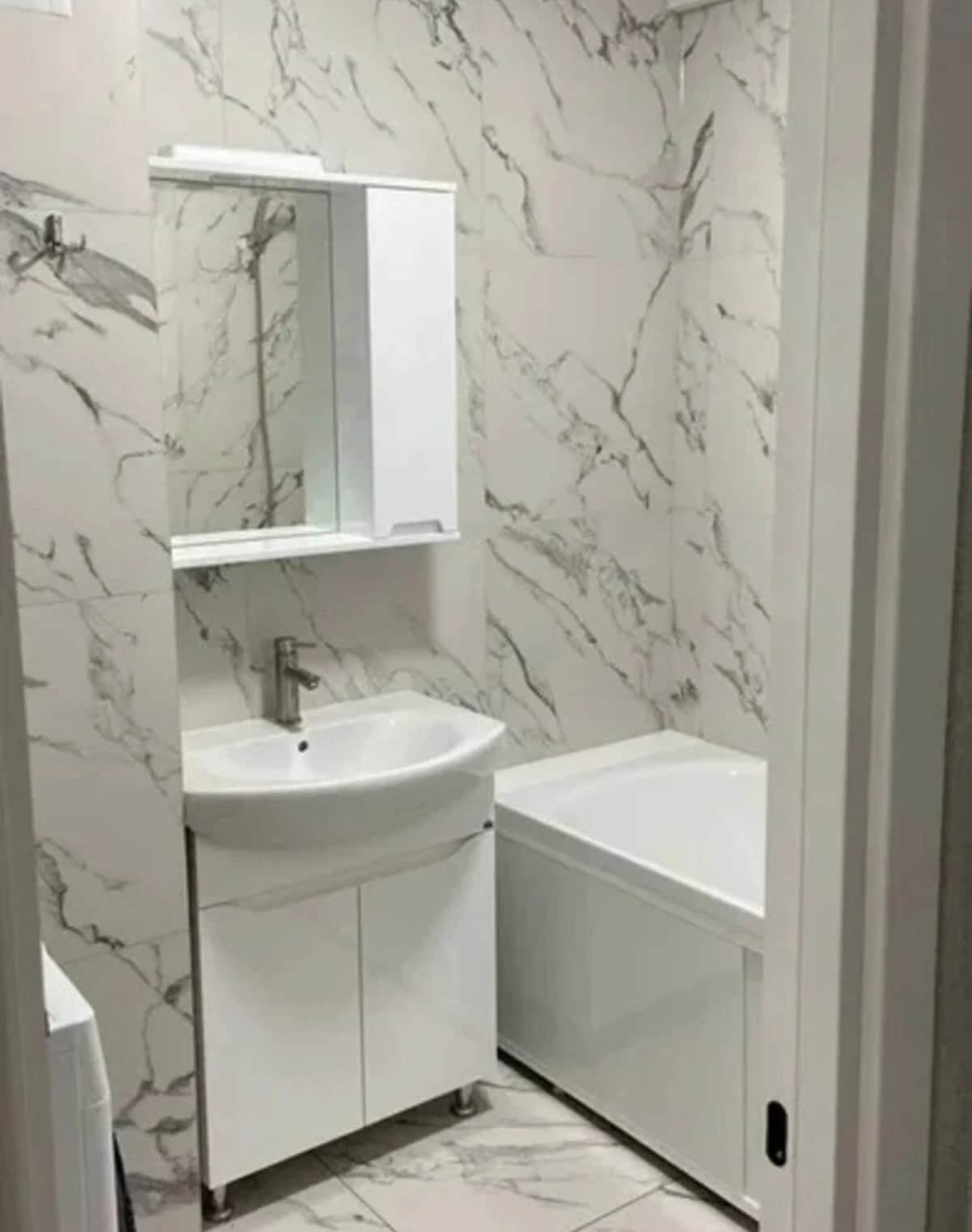 3-кімнатна квартира, Кропивницький: кухня 15 м², броньовані двері - фото 2