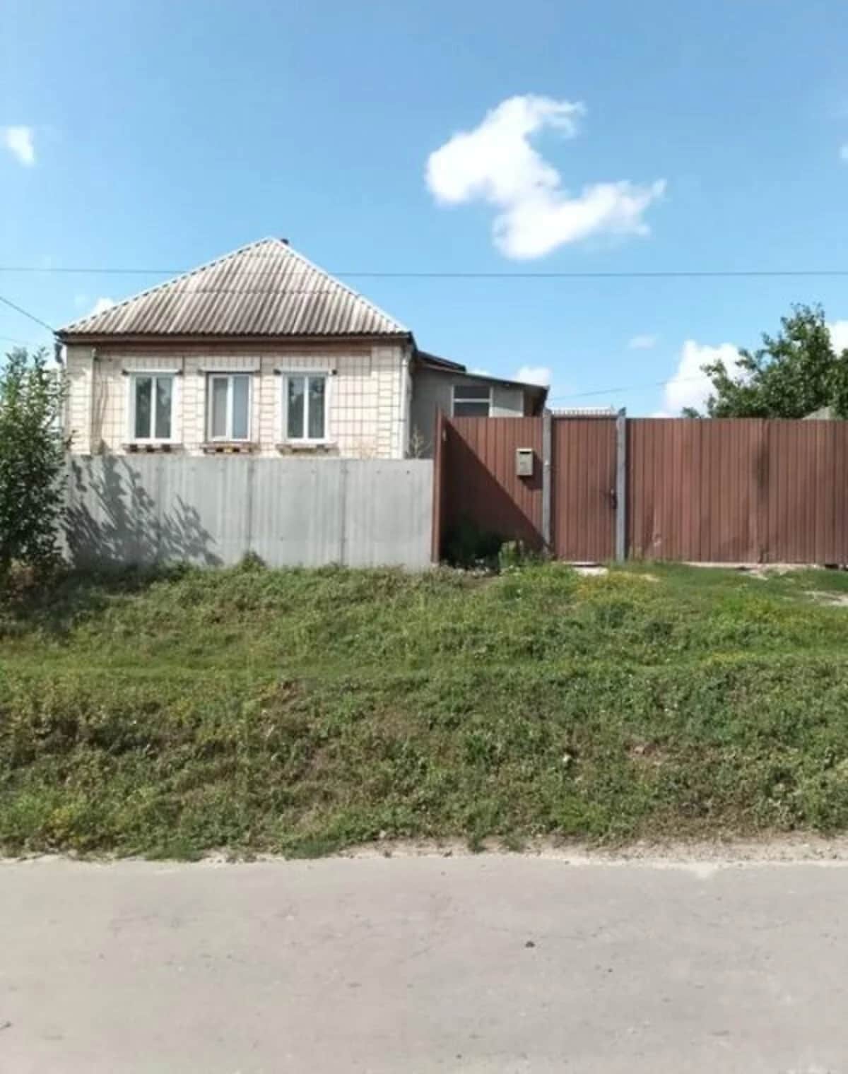 Будинок, Білопілля: 6 соток, пічне й газове опалення, літня кухня - фото 1