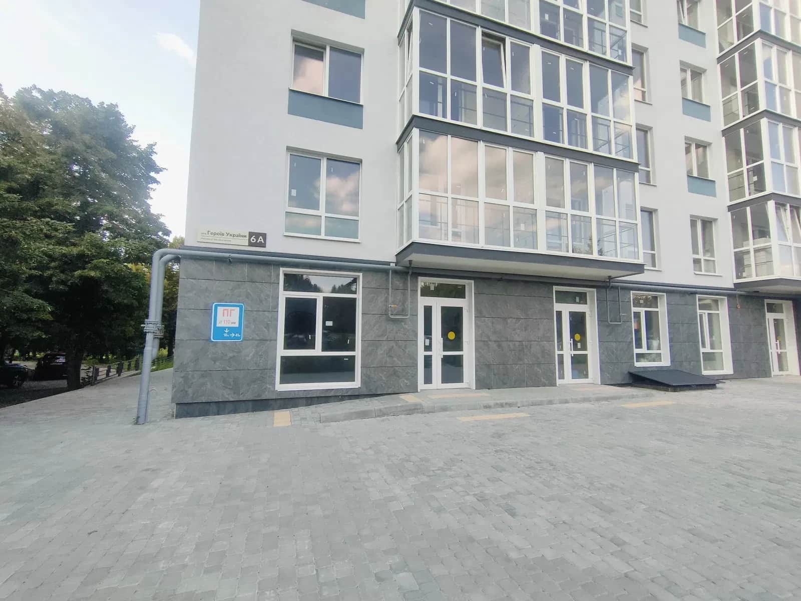 Приміщення, Полтава: можна об’єднати в 87 м², фасадні вікна - фото 2