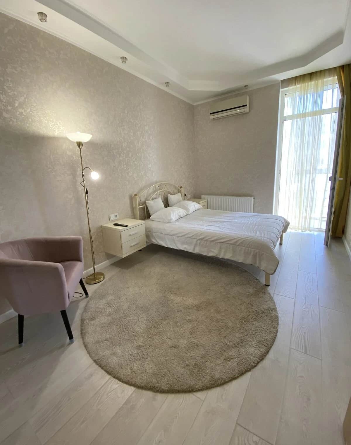 1-кімнатна квартира, Шевченківський: євроремонт, панорамні вікна - фото 2