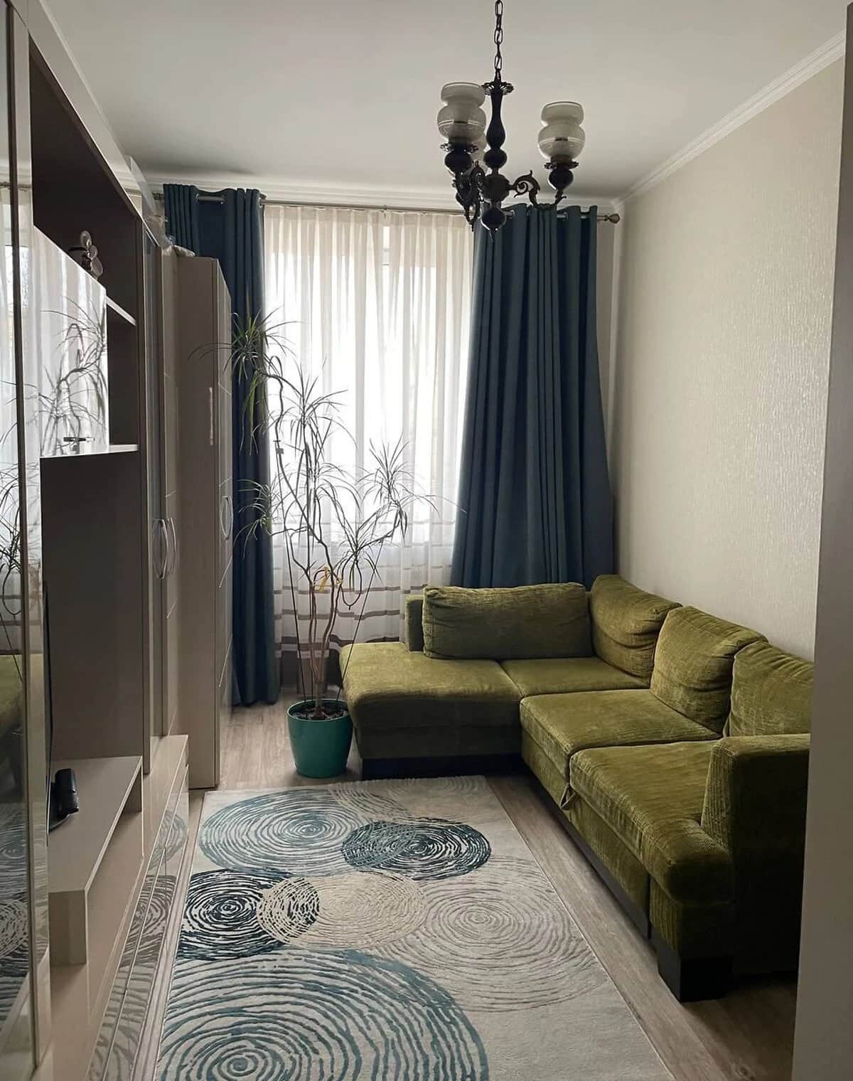 2-кімнатна квартира, Центр: роздільні кімнати, балкон - фото 2