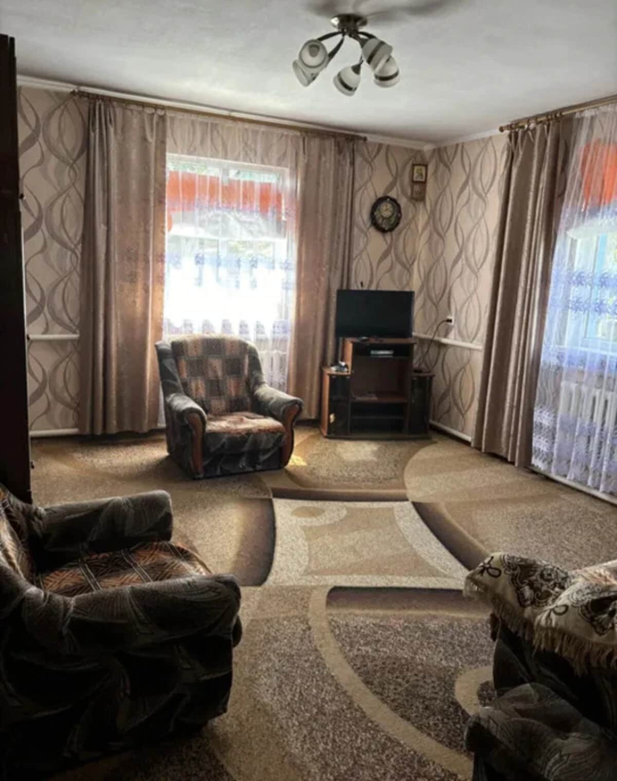 Будинок, Новгород-Сіверський: газове опалення, цегляні стіни - фото 1