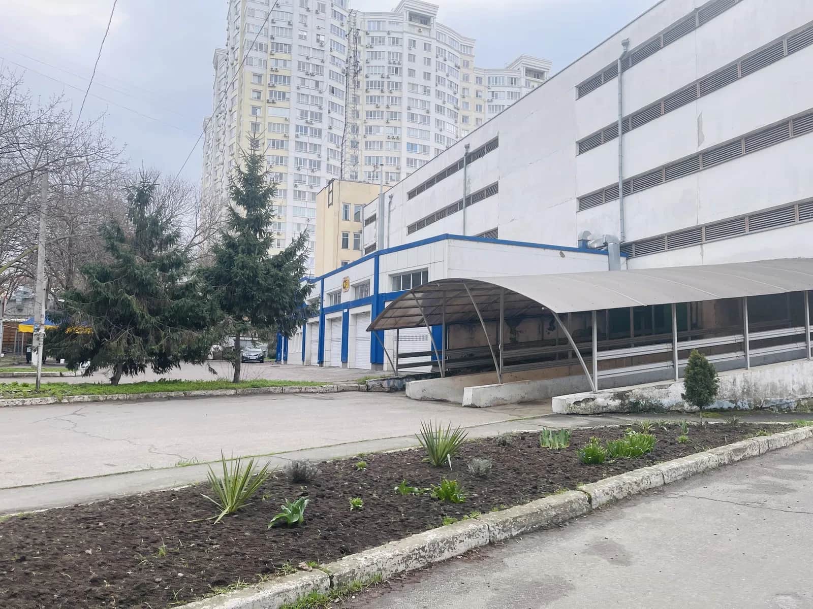 Паркомісце, Приморський: критий наземний, цілодобова охорона, торг - фото 1