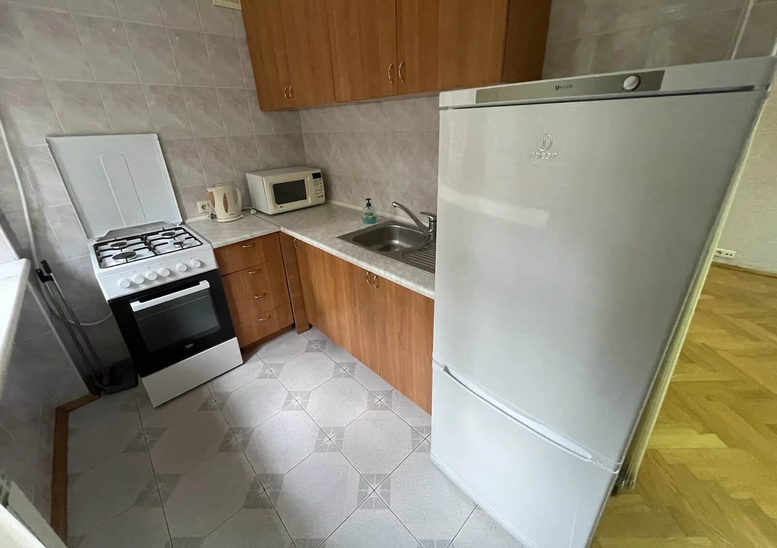 2-кімнатна квартира, Печерськ: кухня-студія, євроремонт - фото 1