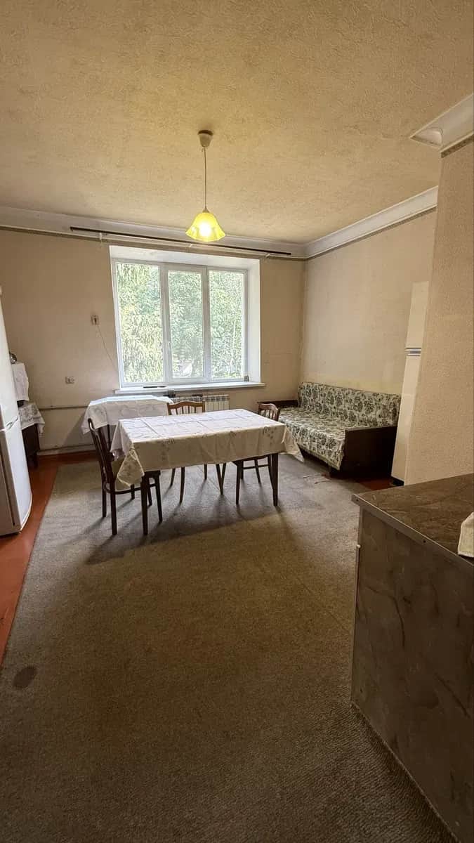 2-кімнатна квартира, ХТЗ: кухня-вітальня 18,3 м², «Американка» - фото 1