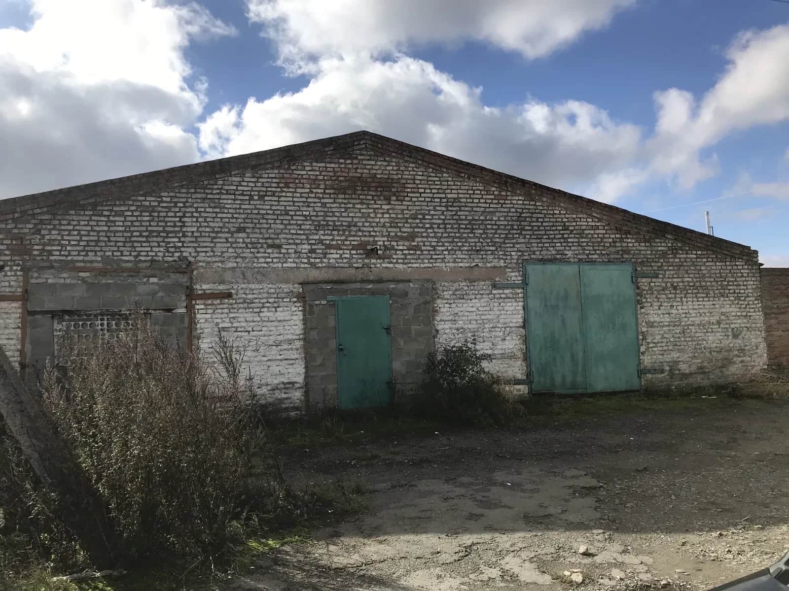 Складське приміщення, Корнин: окремі в’їзди, 3 фази, 30 кВт - фото 1