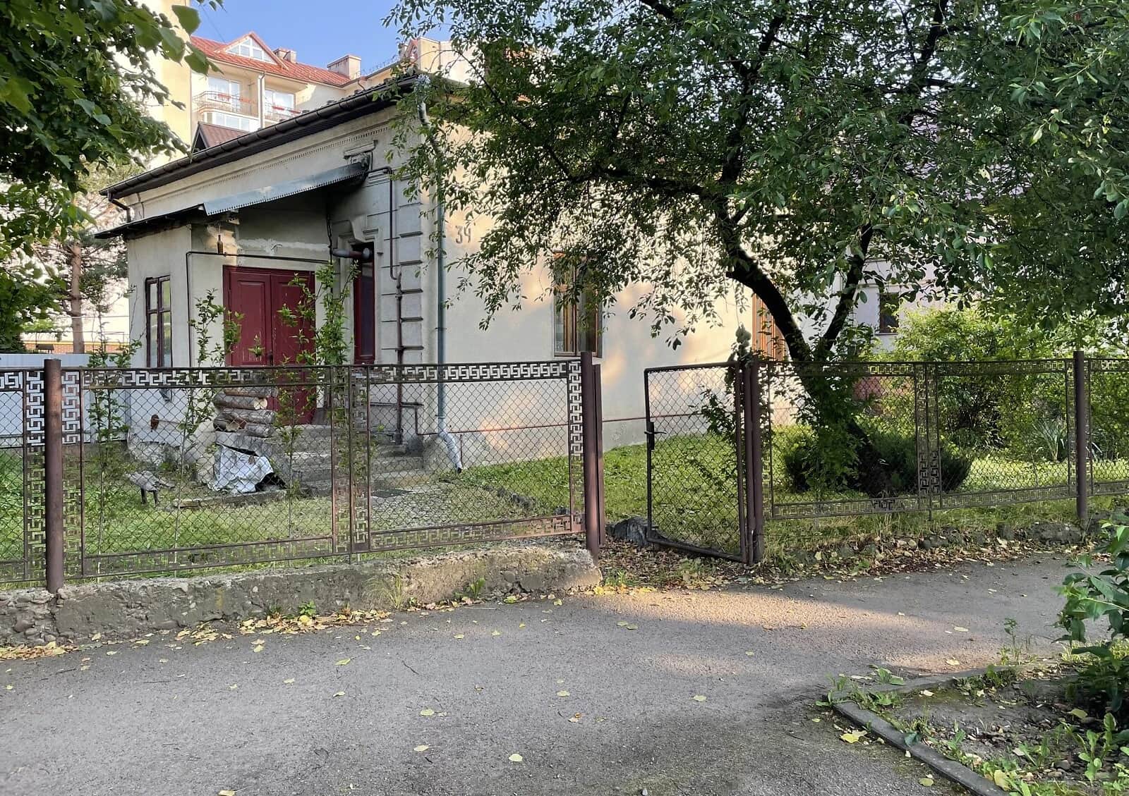 Будинок, Івано-Франківськ: ділянка 2.7 сотки, цегляні стіни - фото 2