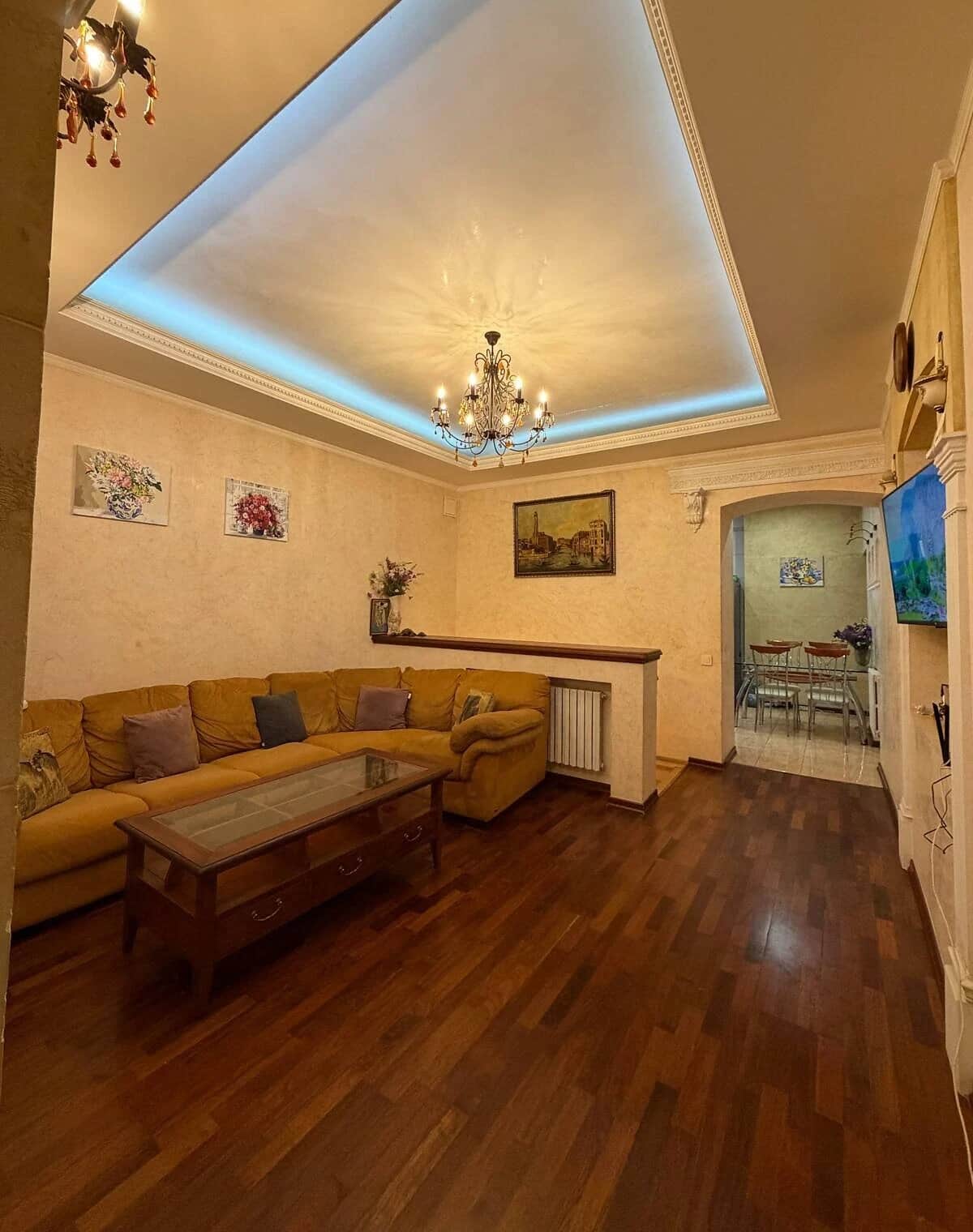 4-кімнатна квартира, Центр: багаторівнева, 2 санвузли, паркомісце - фото 1