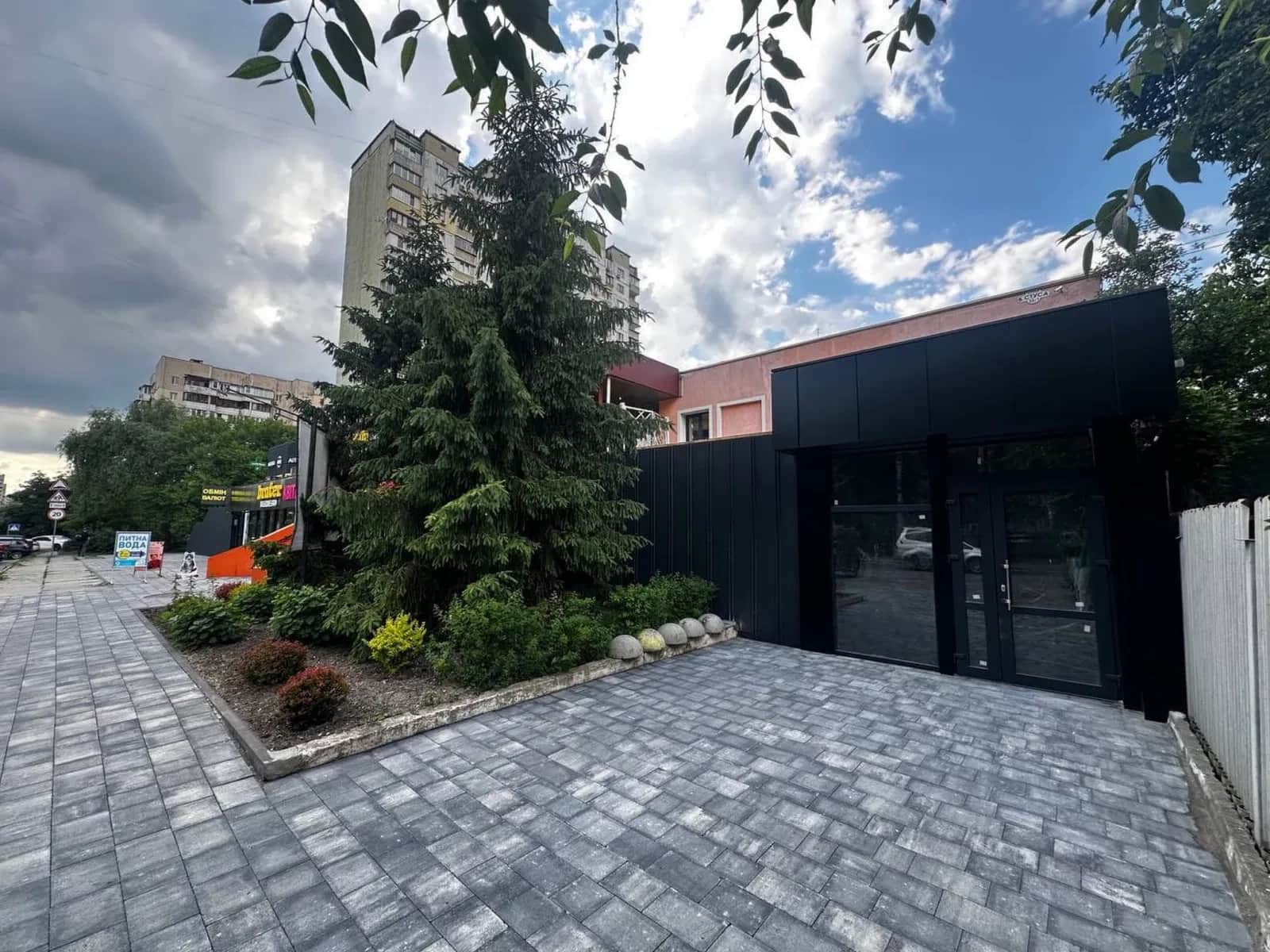 Магазин, Святошинський: фасадне, резервне живлення, панорамні вікна - фото 1